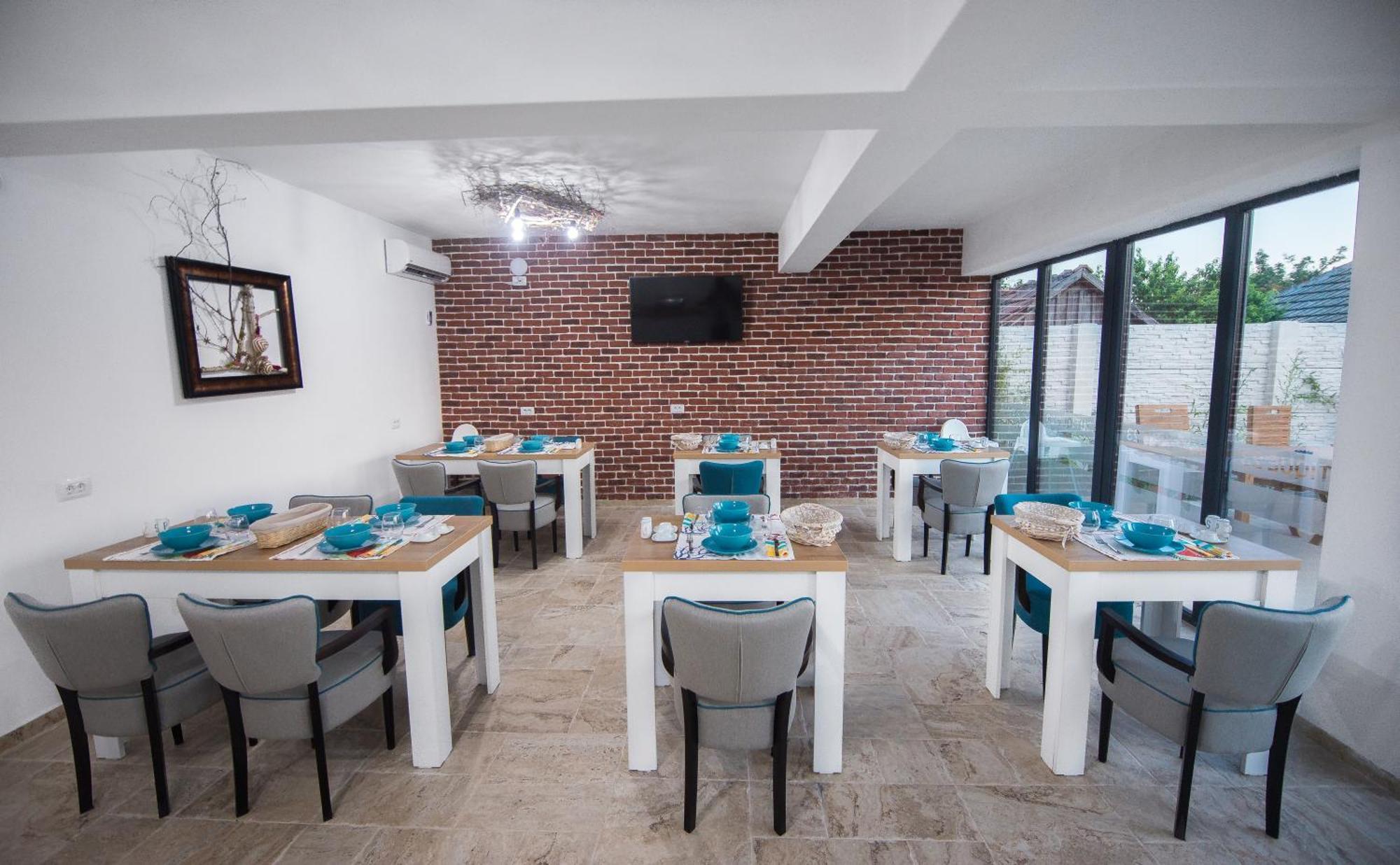 Boutique 23 Hotell Douăzeci şi Trei August Exteriör bild